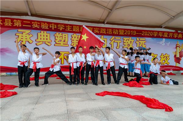 你举报,我安排!出租车双实线违法掉头 贵阳交警:立即处理